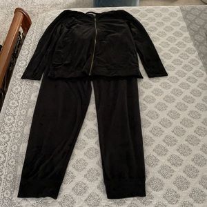 New without tags HUE Black Velour Lounge Wear